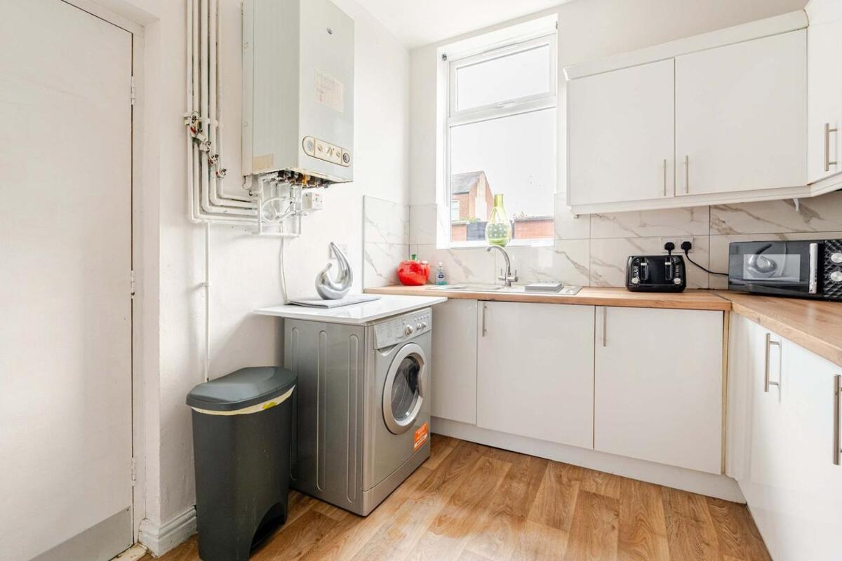 2 Min Walk Etihad Stadium & Coop Arena - 3Br, Free Parking Manchester Exterior photo