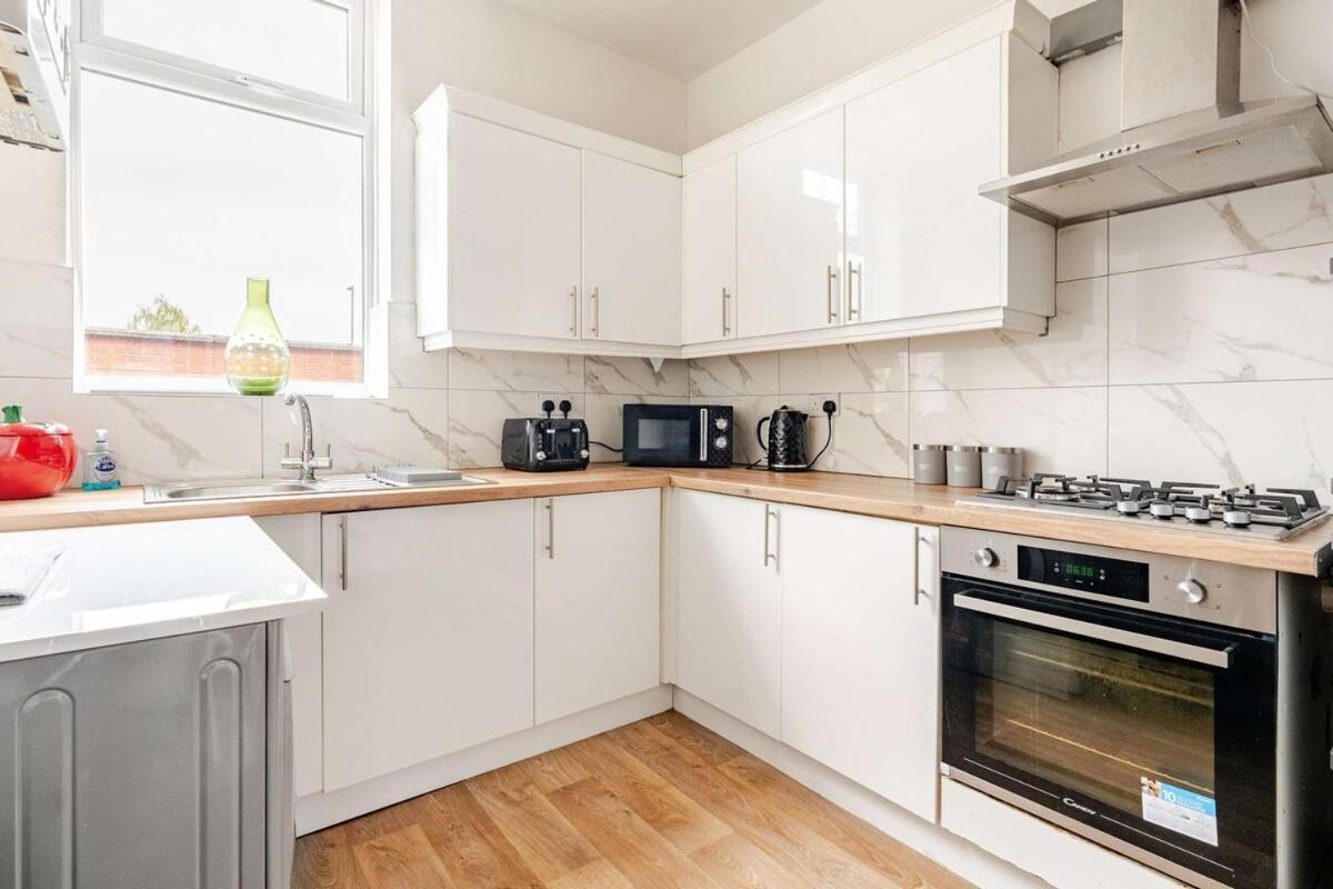 2 Min Walk Etihad Stadium & Coop Arena - 3Br, Free Parking Manchester Exterior photo